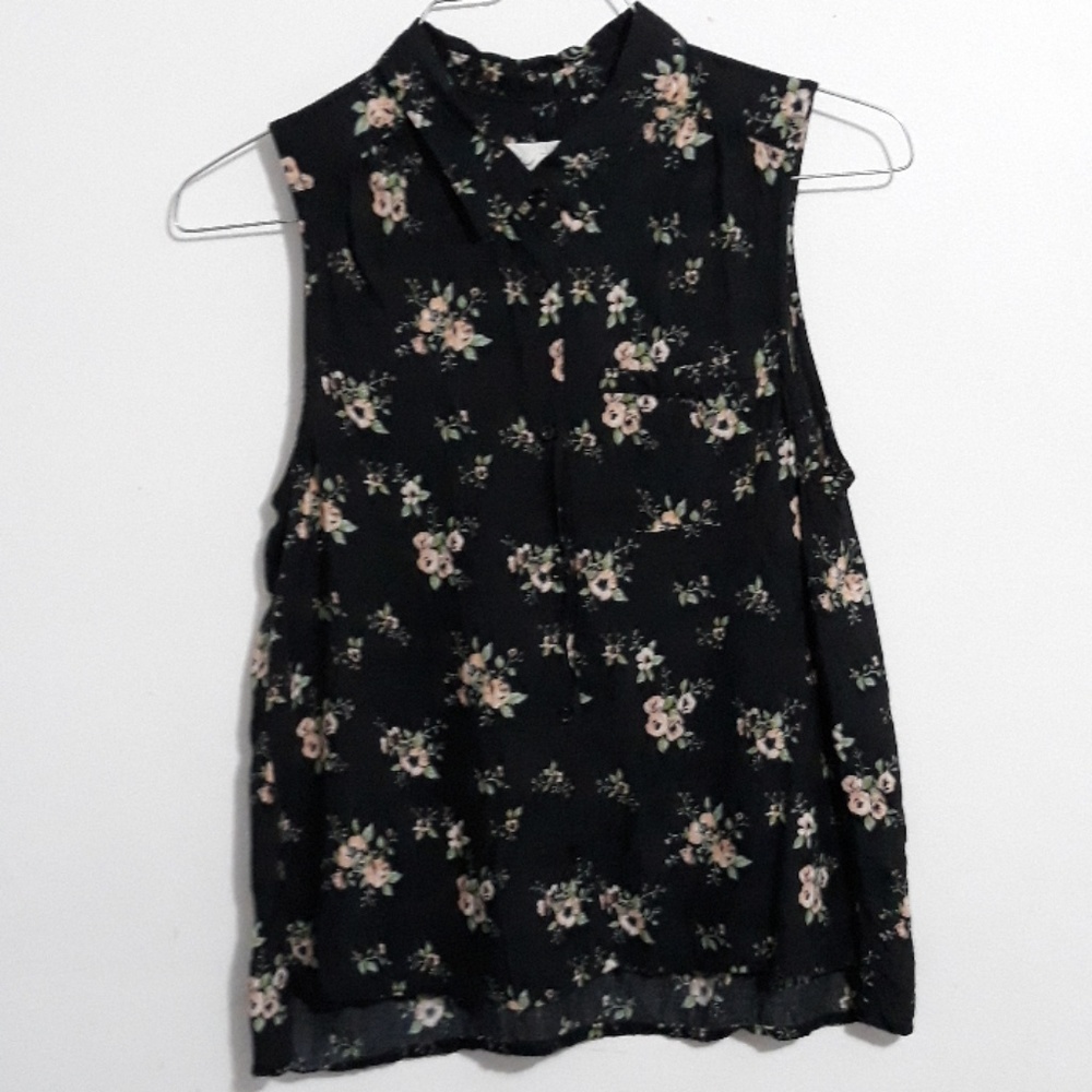 H&M floral button down blouse